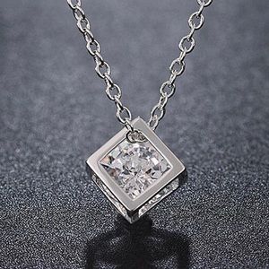 ❤️SWAROVSKI cube pendant necklace ❤️